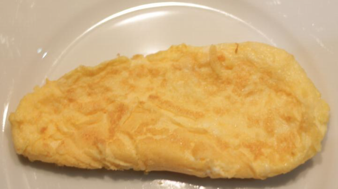Pencas de acelgas, tortilla francesa  y espella con lentejas